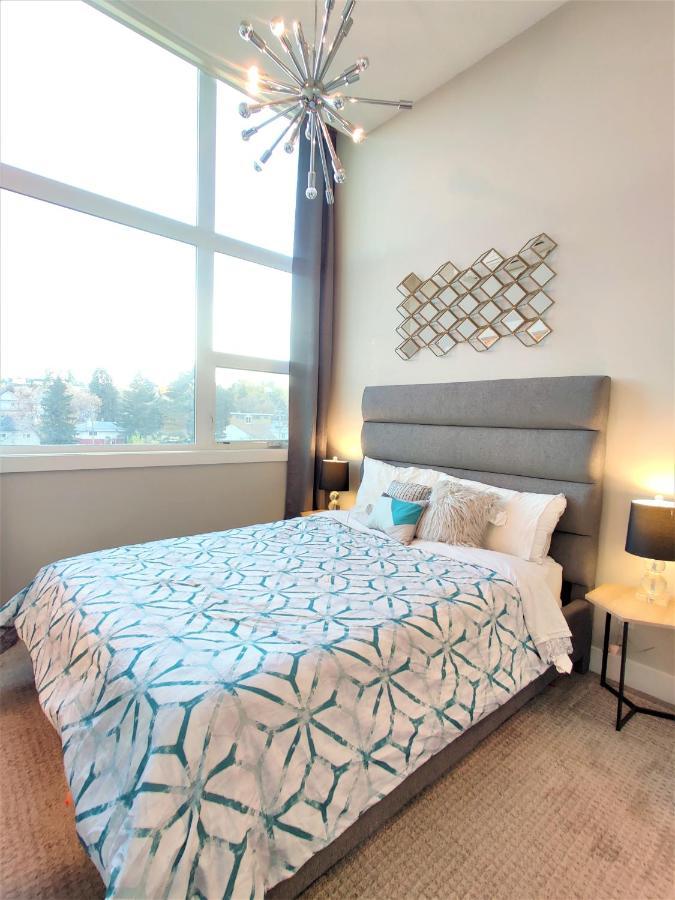 Monki Di Executive Suites - Glas - Luxury Inner City Home 3 Min To Downtown W Private Rooftop Patio Fireplace YYC Buitenkant foto
