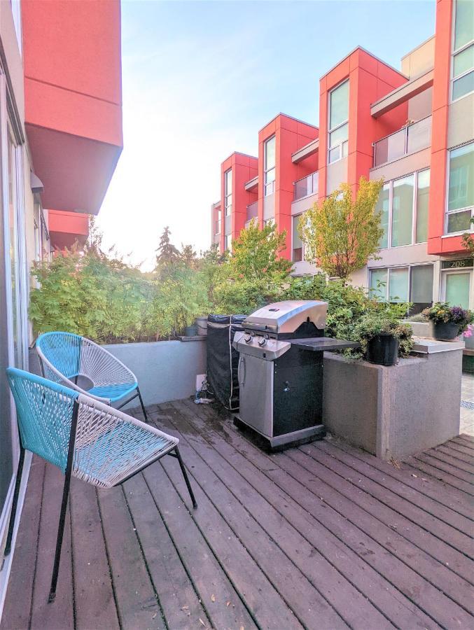 Monki Di Executive Suites - Glas - Luxury Inner City Home 3 Min To Downtown W Private Rooftop Patio Fireplace YYC Buitenkant foto