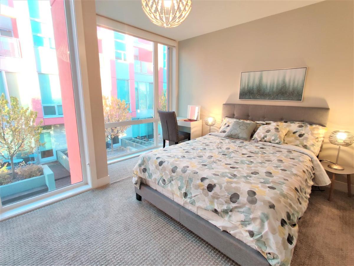 Monki Di Executive Suites - Glas - Luxury Inner City Home 3 Min To Downtown W Private Rooftop Patio Fireplace YYC Buitenkant foto